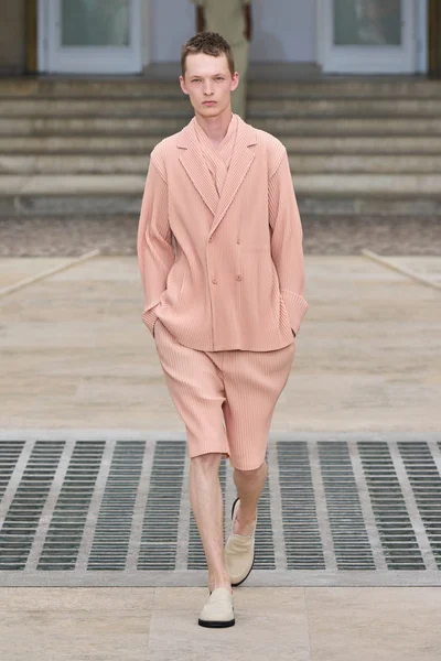 Look 26